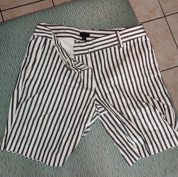 NWOT Ann Taylor Striped Dress Shorts Summer Spring 4 Pockets - Picture 2 of 6